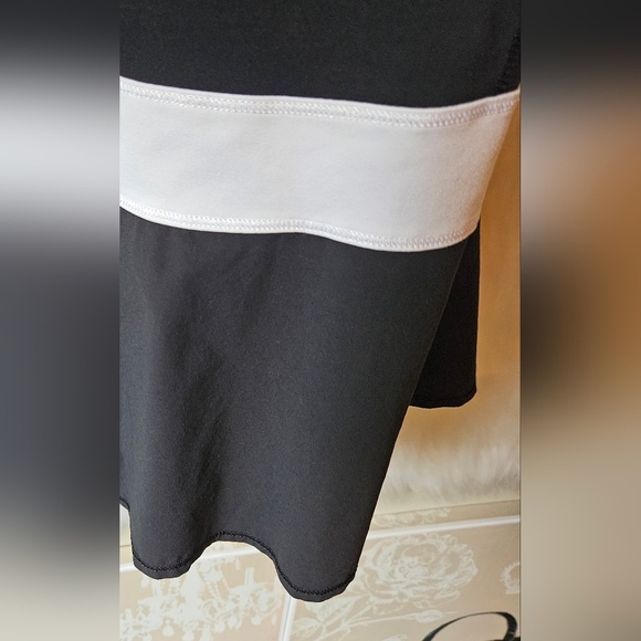 Lululemon Athletica Chic B&W Athleisure Dress W/ Pocket - Picture 3 of 6
